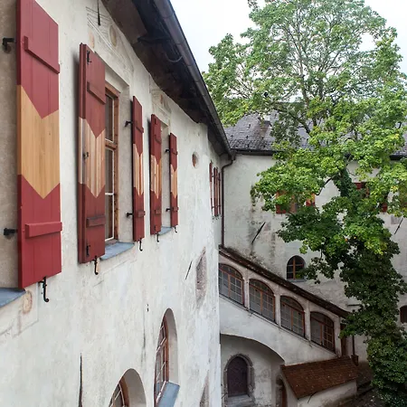 Lodge Schloss Friedberg