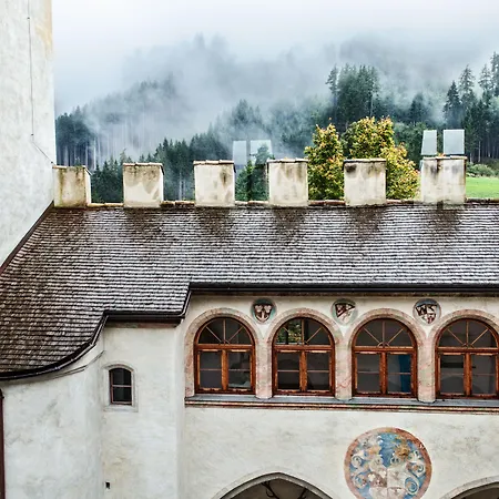 Alojamento de Turismo Selvagem Schloss Friedberg