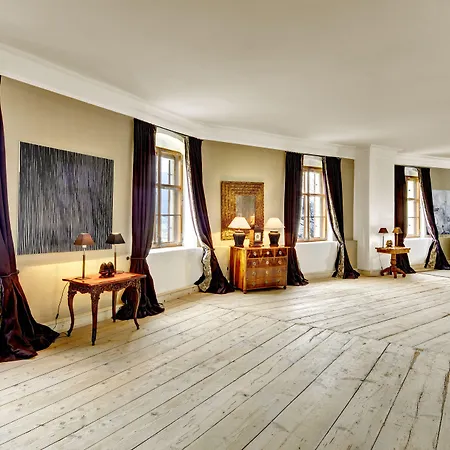 Деревянный коттедж Schloss Friedberg