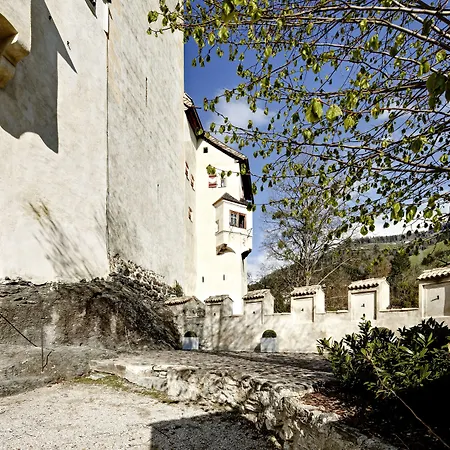 Деревянный коттедж Schloss Friedberg