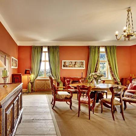 Schloss Friedberg Фольдерс