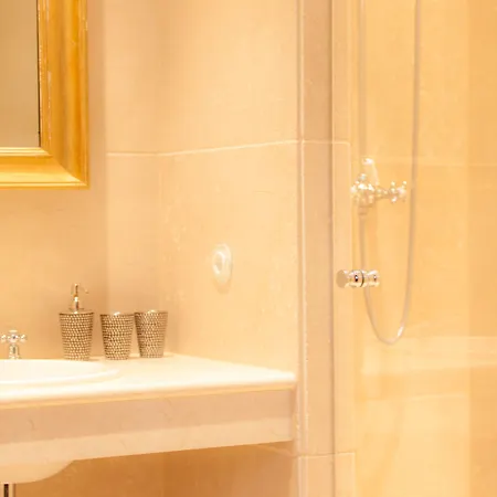 Schloss Friedberg Lodge *