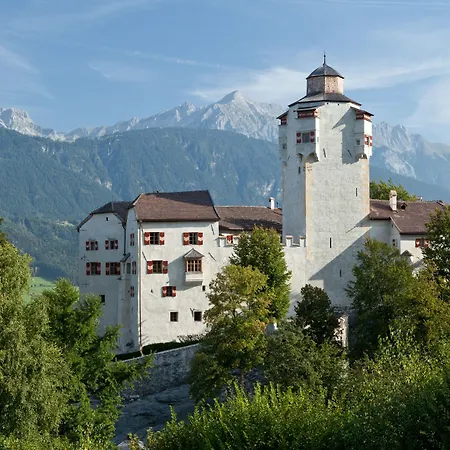 Chata Schloss Friedberg *